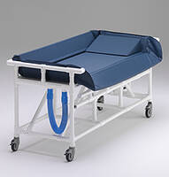 Wachkoma Duschliege als Badewanne